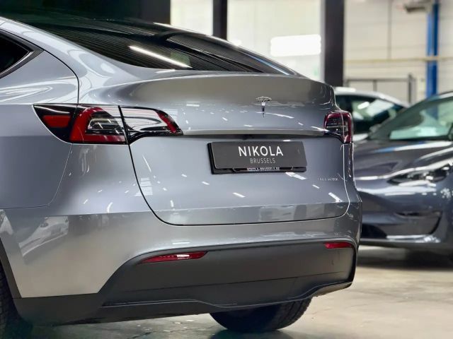 Tesla Model Y AWD Long Range