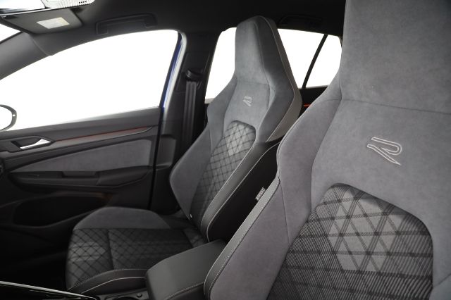 Volkswagen Golf 2.0 TSI 4Motion DSG Golf VIII