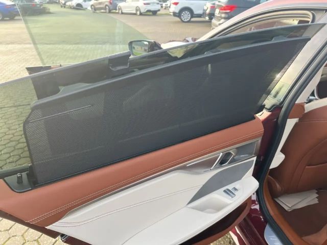 BMW M850 Coupé Gran Coupé Sedan xDrive