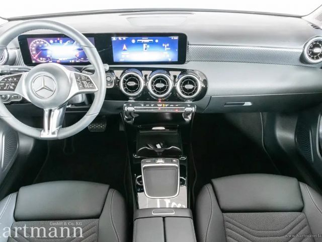 Mercedes-Benz A 200 Hatchback Progressive