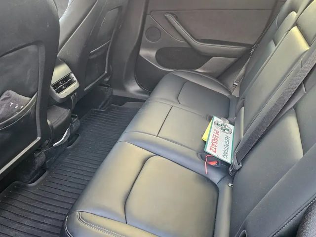 Tesla Model Y AWD Performance