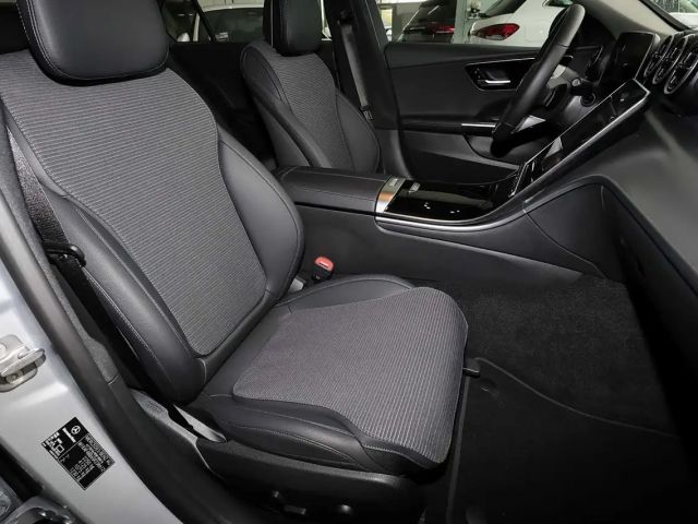 Mercedes-Benz C 180 Sedan