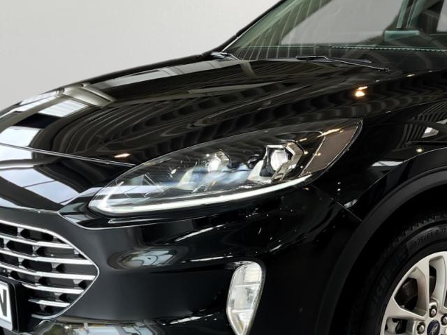 Ford Kuga AWD Hybrid Titanium