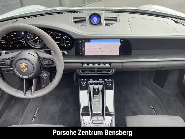 Porsche 992 4 Cabrio GTS Targa