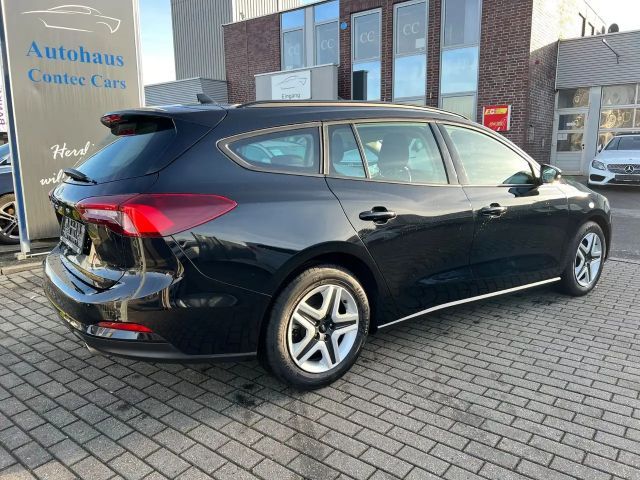 Ford Focus Cool & Connect EcoBoost Wagon