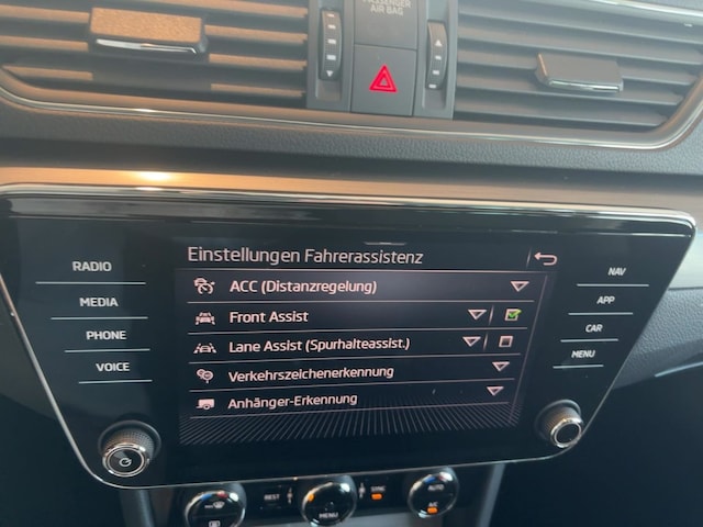 Skoda Superb 2.0 TDI Combi Style Style