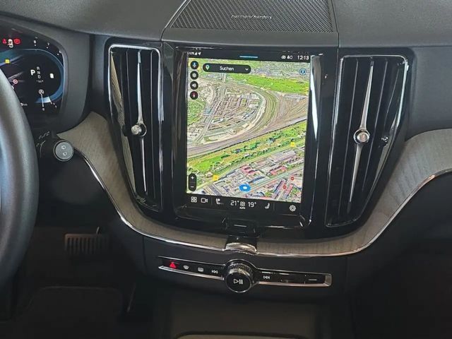 Volvo XC60 AWD Dark Plus