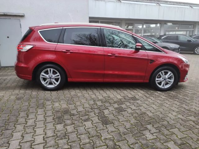 Ford S-Max Titanium
