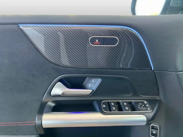 Mercedes-Benz B 200 AMG Line Sedan