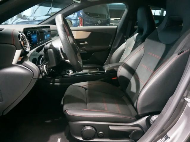 Mercedes-Benz CLA 180 AMG Line Coupé