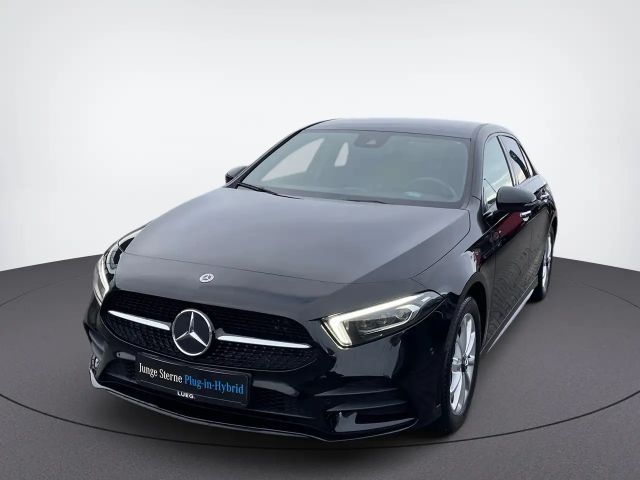 Mercedes-Benz A 250 A 250 e AMG Line