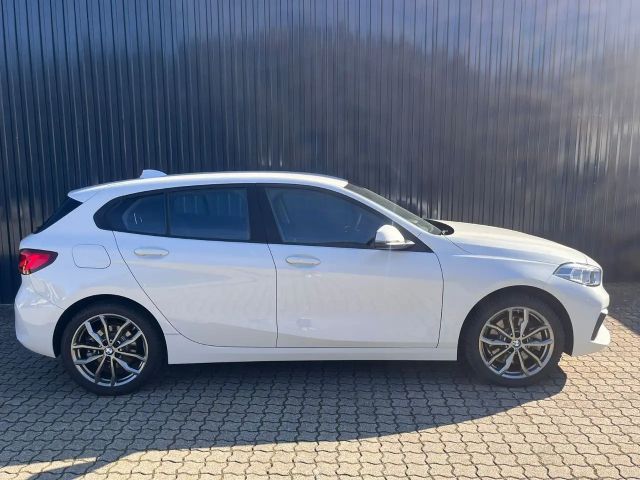 BMW 120 120i 5-deurs Sedan