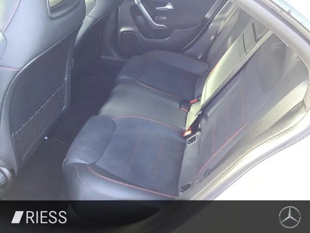 Mercedes-Benz CLA 200 AMG Line Coupé