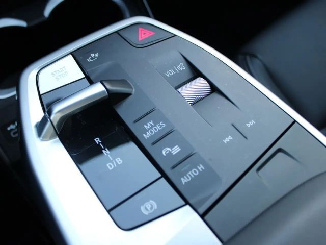 BMW iX1 x30 xLine HUD ACC LiveProf.SurView Ad-LED Navi