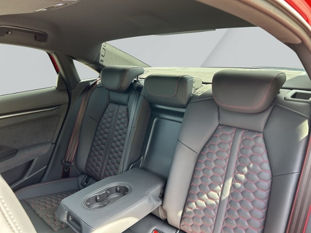 Audi RS3 Quattro S-Tronic Sedan