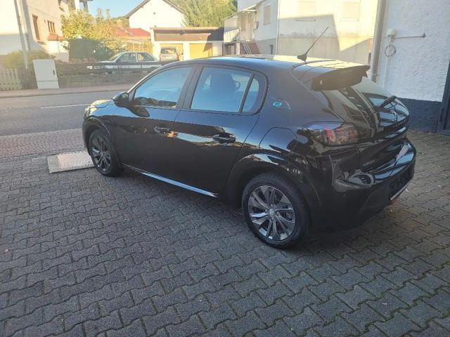 Peugeot E-208 Active Pack