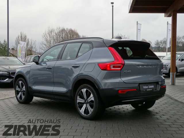 Volvo XC40 AWD Plus Recharge Twin Engine