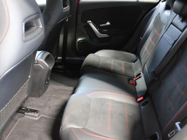 Mercedes-Benz A 180 AMG Line