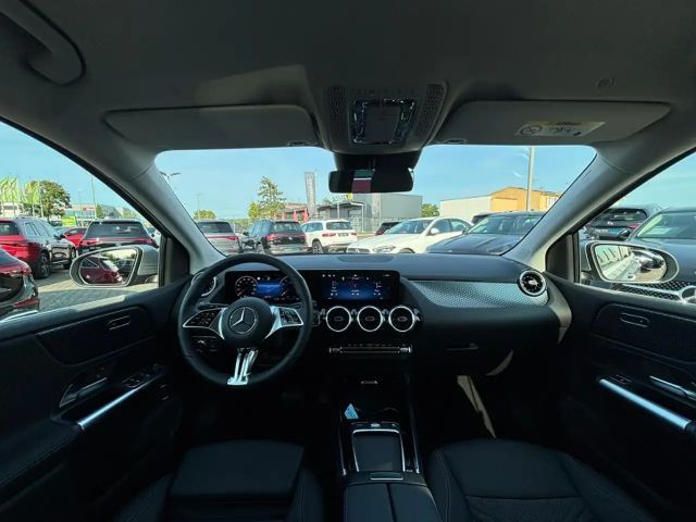 Mercedes-Benz B 180 Sedan