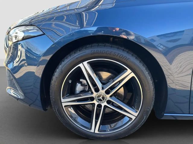 Mercedes-Benz A 180 **Multibeam*360°Kamera*Panorama*Navi*PTS**