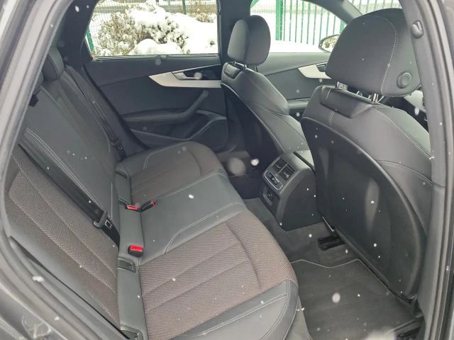 Audi A4 40 TDI Avant Quattro S-Line S-Tronic