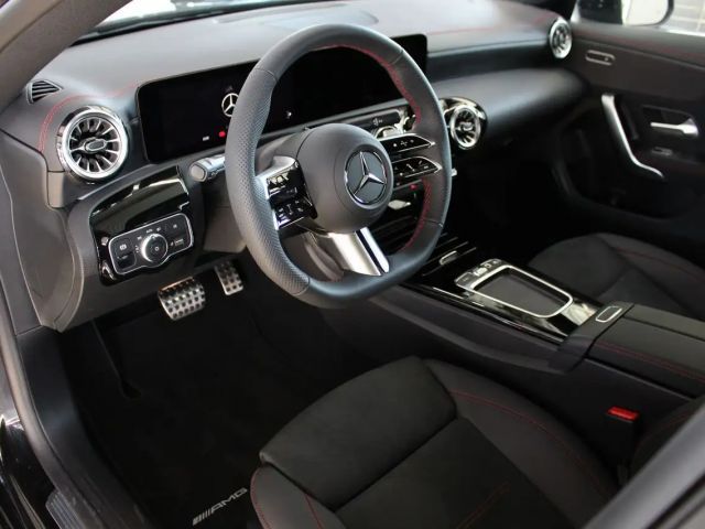 Mercedes-Benz CLA 200 AMG Line Coupé