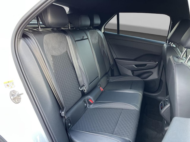 Volkswagen T-Roc 1.5 eTSI DSG R-Line