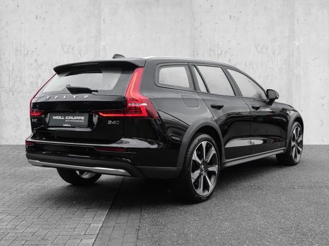 Volvo V60 Cross Country AWD Plus