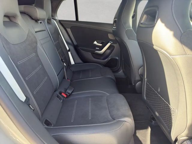 Mercedes-Benz CLA 200 CLA