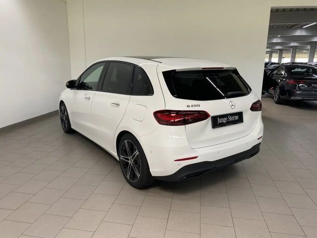 Mercedes-Benz B 200 PRO+NIGHT+PANO+KEYLESS+MULTIBEAM+KAMERA