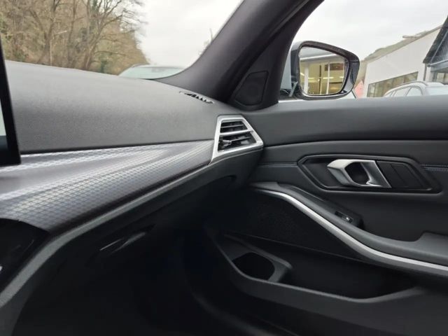 BMW 330 330i M-Sport Touring xDrive