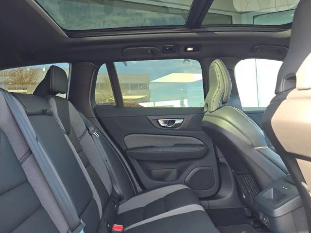 Volvo V60 Cross Country AWD Plus