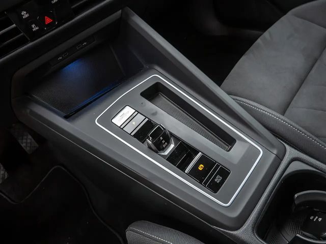 Volkswagen Golf 1.5 eTSI Golf VIII Style