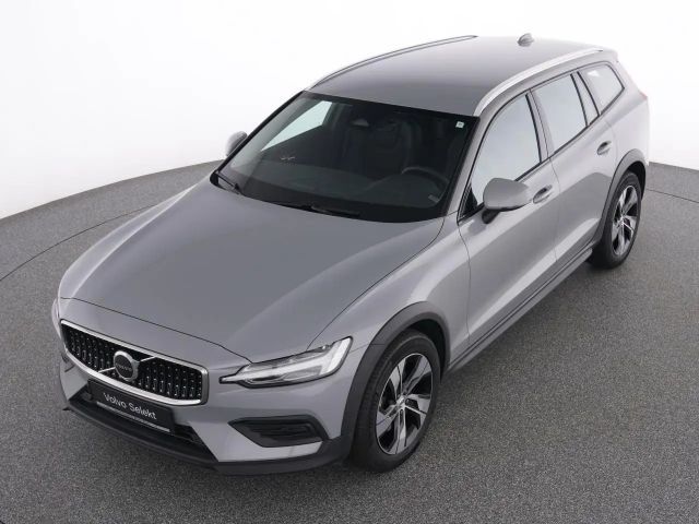 Volvo V60 Cross Country AWD Plus