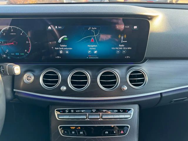 Mercedes-Benz E 220 AVANTGARDE E 220 d Sedan