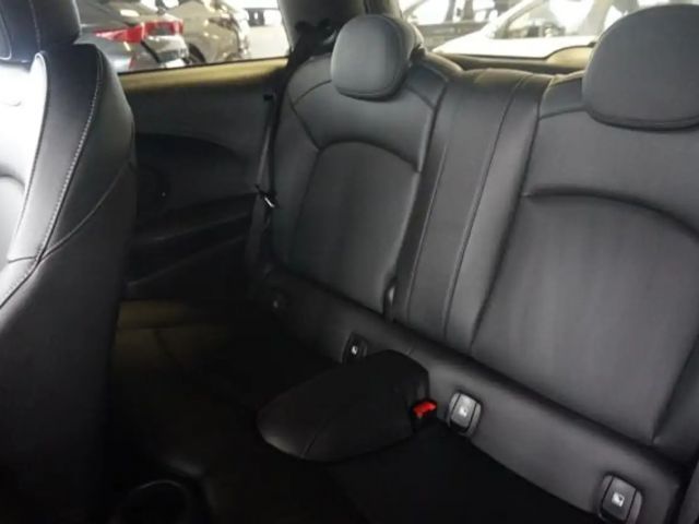 MINI Cooper COOPER 1,5 CAMDEN LEDER NAVI LED SHZ TEMPOMAT 17"