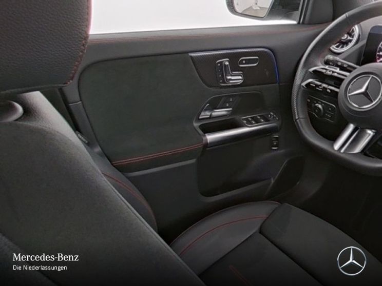 Mercedes-Benz GLA 180 AMG Line