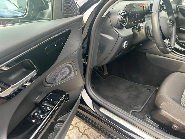 Mercedes-Benz C 200 AVANTGARDE C 200 d Estate