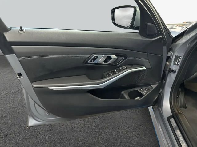 BMW 330 330e Touring