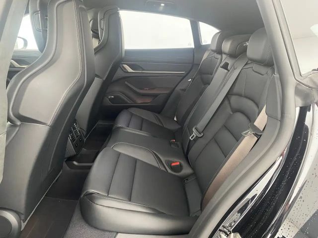 Porsche Taycan Sport Turismo Turbo