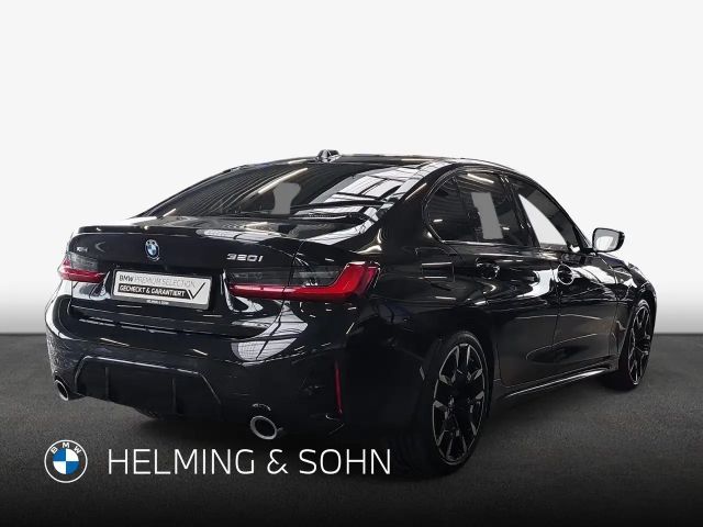 BMW 320 320i M-Sport Sedan xDrive