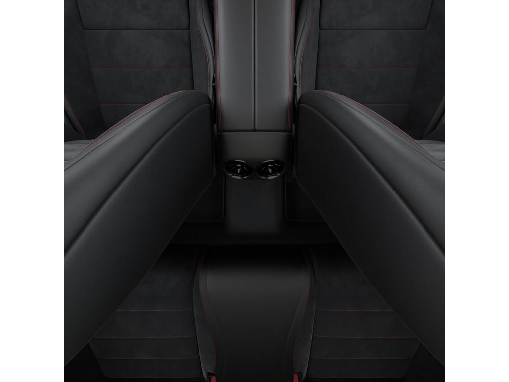 Mercedes-Benz CLA 200 4MATIC AMG Line Sedan