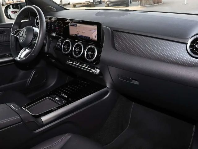 Mercedes-Benz B 180 AHK+PANORAMA+SPURHALTE+MBUX+LED+KAMERA+17"