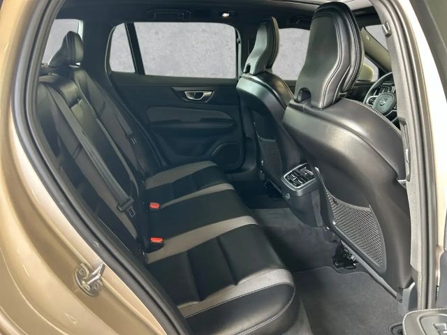 Volvo V60 Cross Country AWD Ultimate