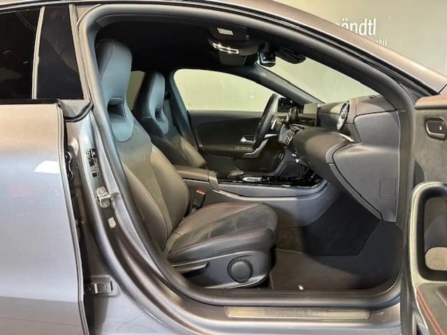 Mercedes-Benz CLA 200 4MATIC AMG Line Coupé