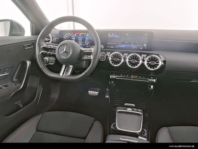 Mercedes-Benz A 180 AMG Line