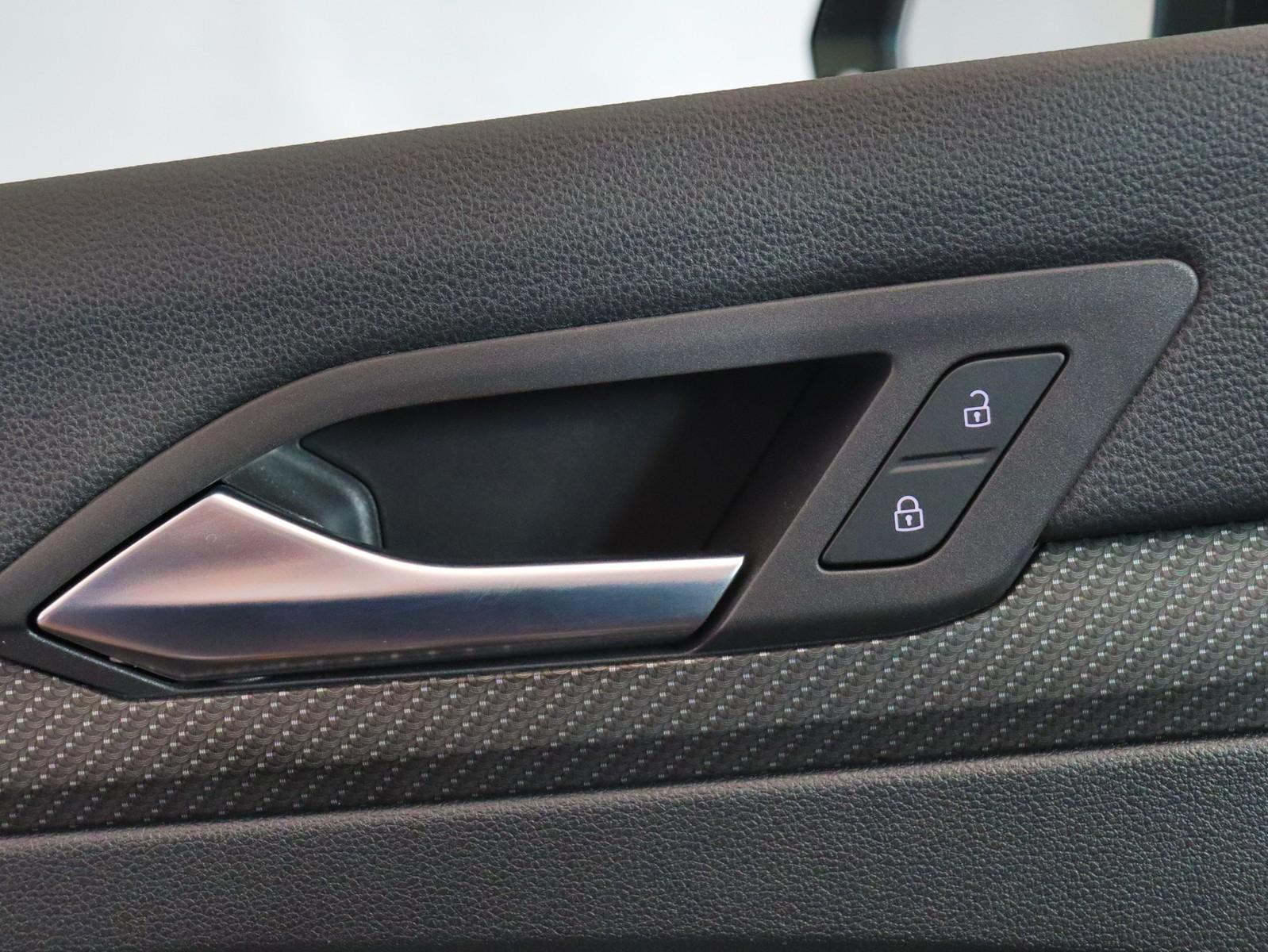 Volkswagen Golf 1.5 TSI DSG Golf VIII R-Line