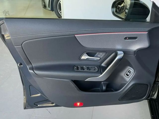 Mercedes-Benz CLA 250 CLA 250 e Coupé