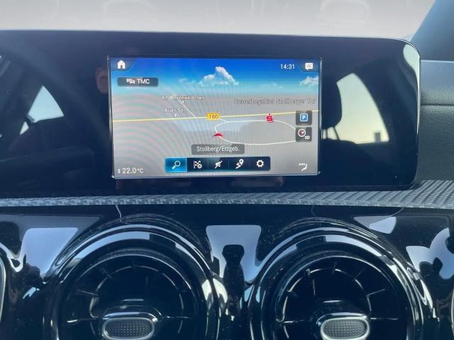 Mercedes-Benz A 250 A 250 e