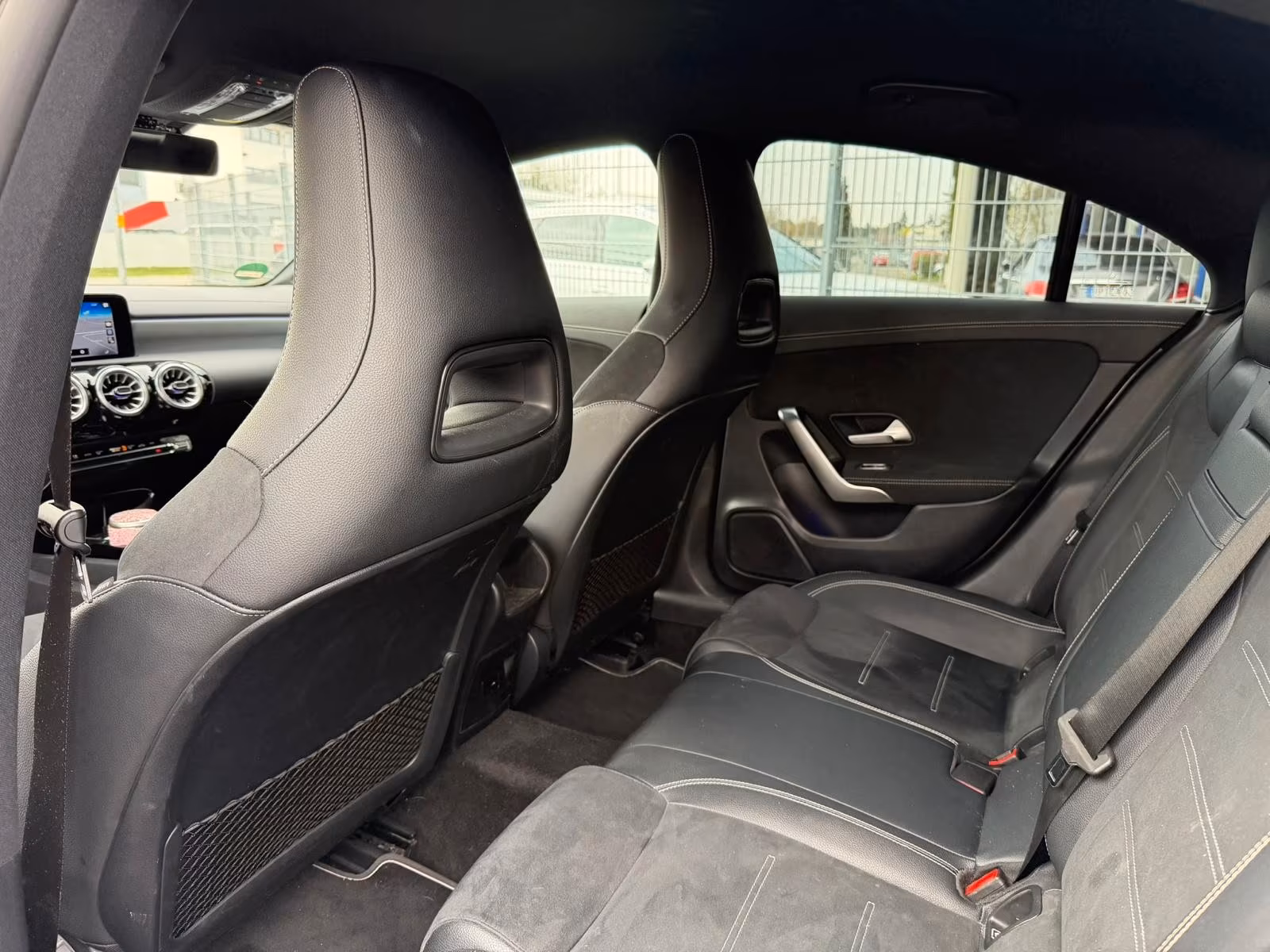 Mercedes-Benz CLA 200 AMG Line Sedan